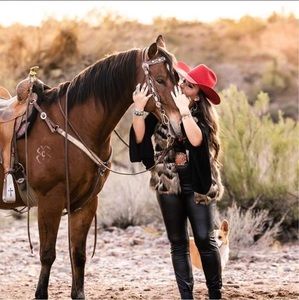 Meet your Posher, Cortney